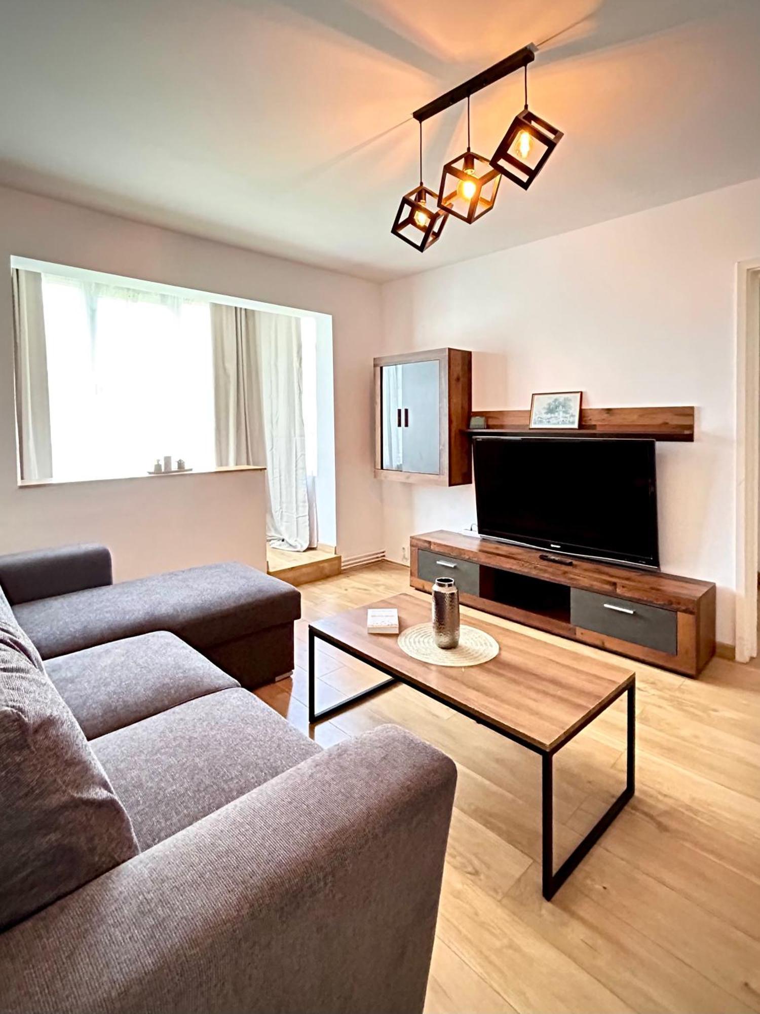 Chic Escape One - Free Parking Apartment Brasov Exterior photo