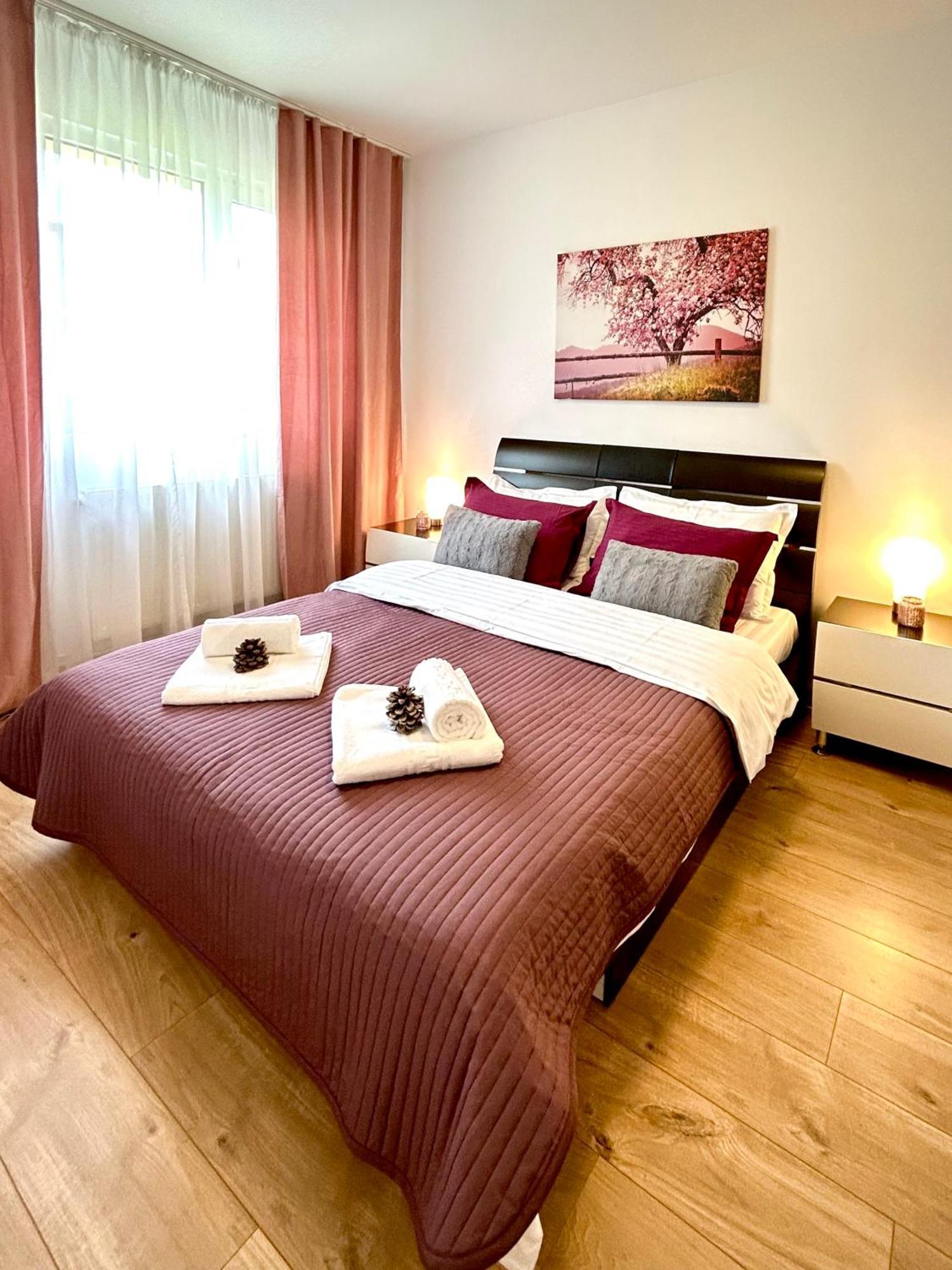 Chic Escape One - Free Parking Apartment Brasov Exterior photo